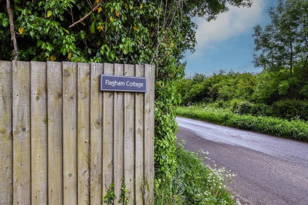 The Hideaway @ Flagham Cottage. Malmesbury Esterno foto